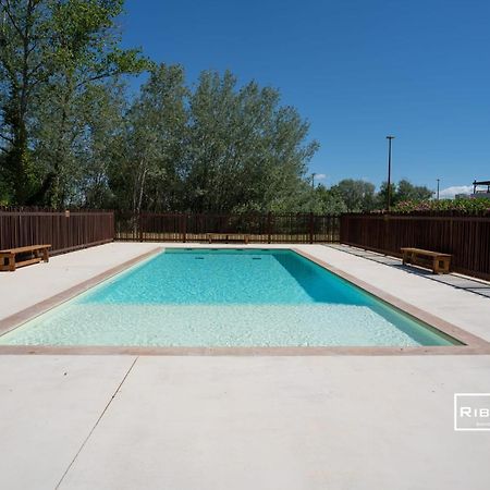 T4 Climatise Avec Piscine A 400M De La Mer Vias Exterior photo